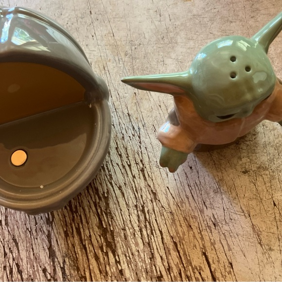 Star Wars   The child. Salt & pepper set - Picture 7 of 11